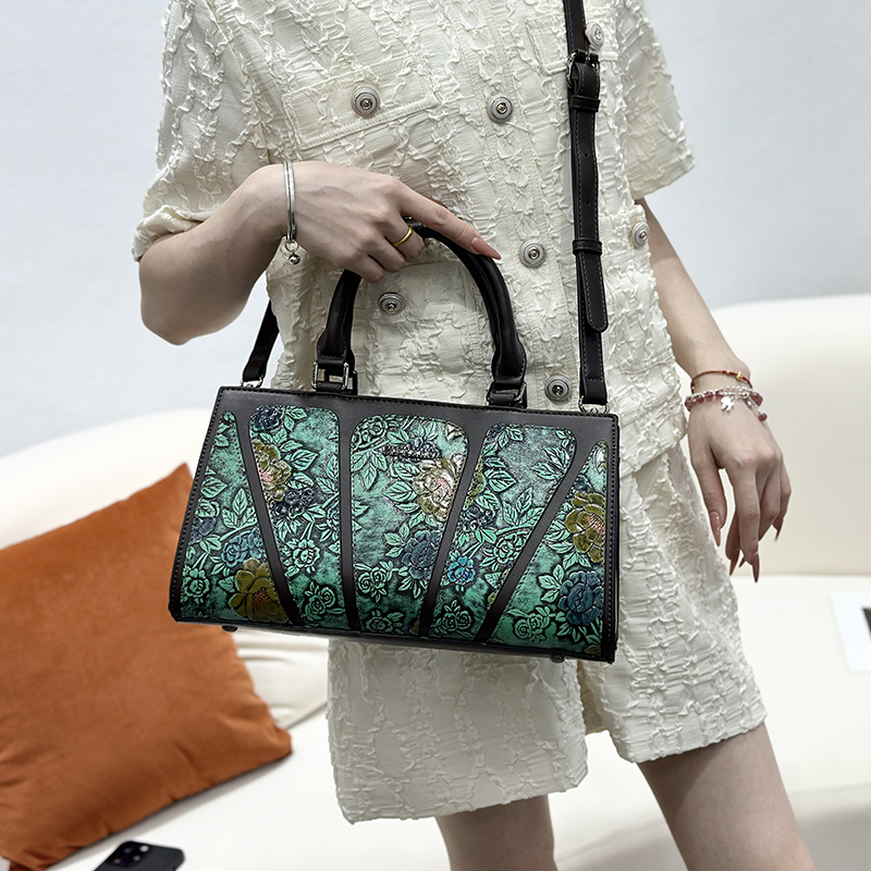 กระเป๋าสะพายข้างลายดอกไม้ 3 มิ - Leatherwork Flowers บทวิจารณ์และราคา