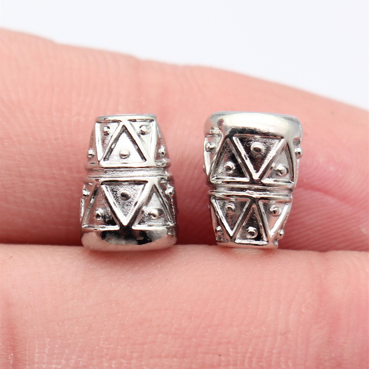 ตัวล็อคเชือกแบบโลหะพร้อมพู่ห้อ - Leatherwork Diy บทวิจารณ์และราคา